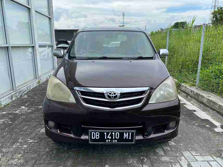 TOYOTA AVANZA 1.3 E MT